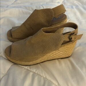 ESPRIT Wedge suede open toed sandal size 8 1/2 heel buckle